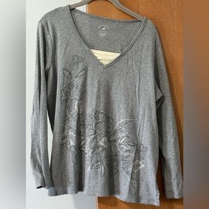 White Stag Women’s Grey Long Sleeve Tee-Size Large
